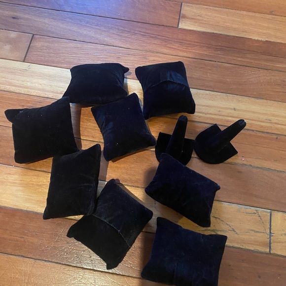 Lot of Jewelry Display Items - Picture 5 of 5